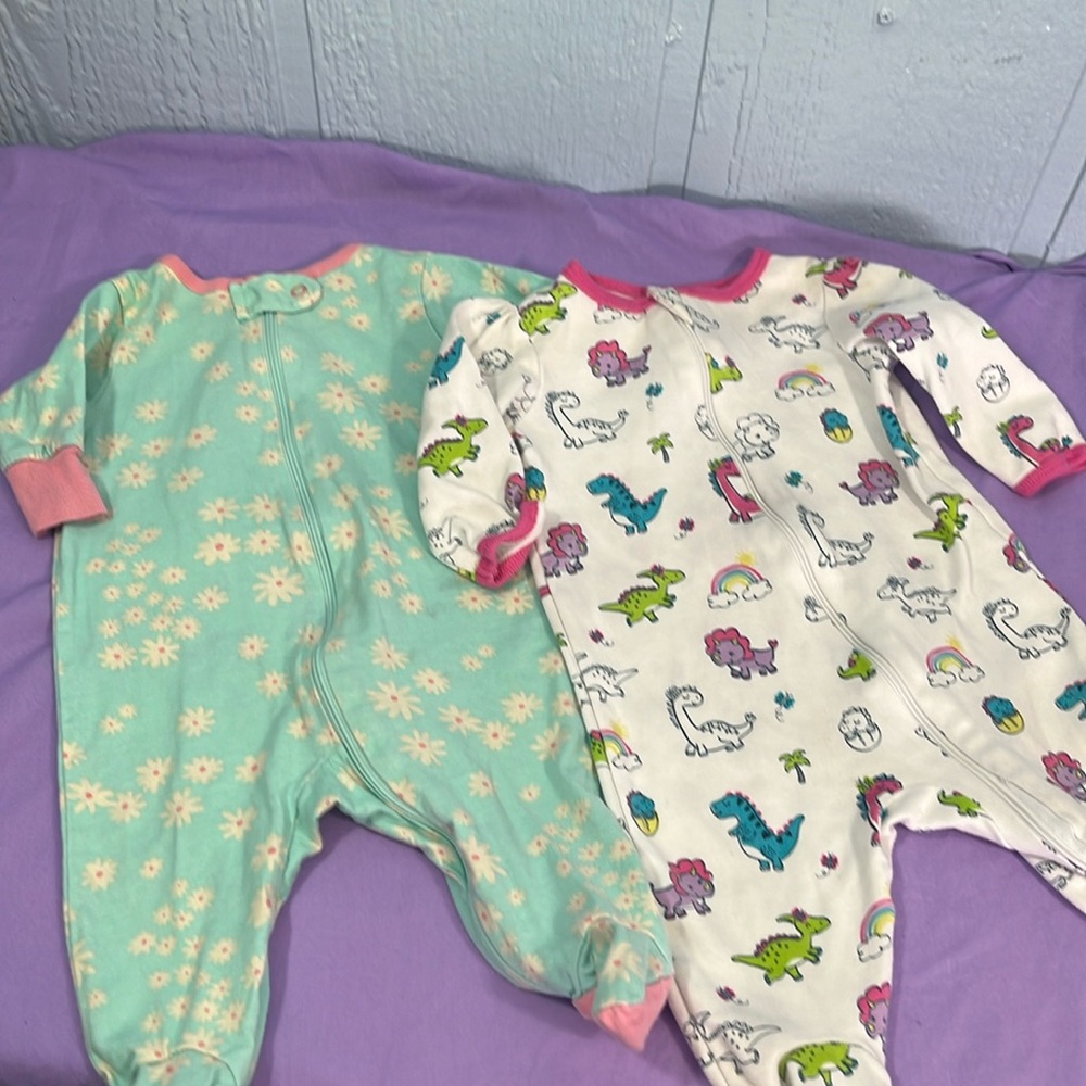 5 for $10 💜 Gerber and Wonder nation pjs size newborn and 0-3 months